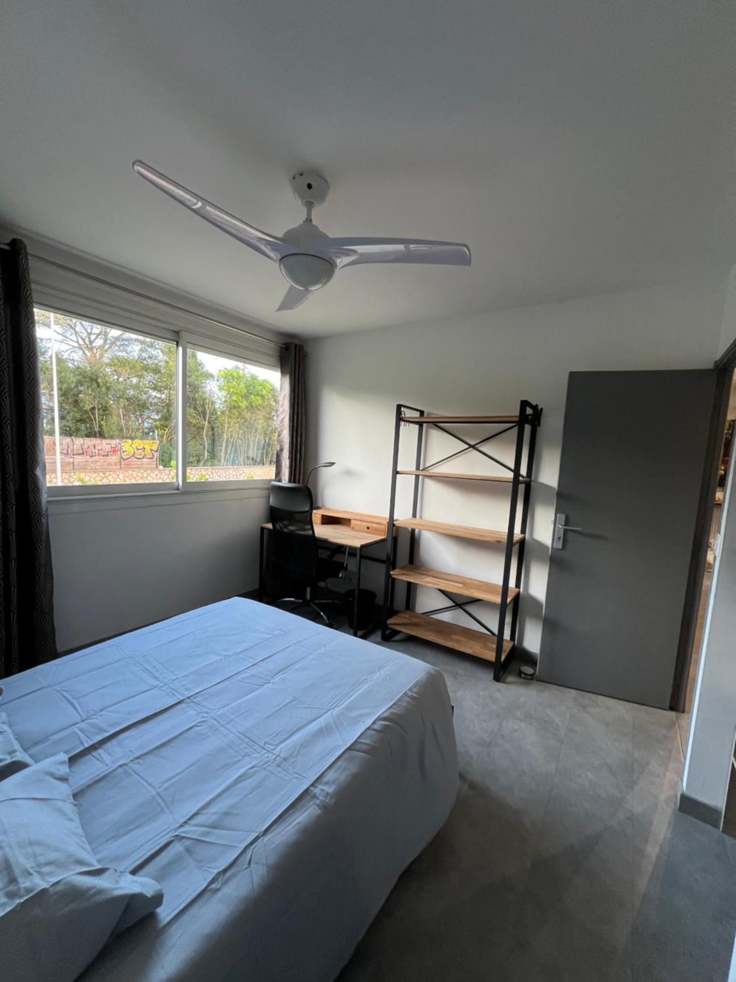 Chambre Avec Salle D'Eau Privee Dans Appartement Partage 200 M Du Tram Montpellier Rom bilde
